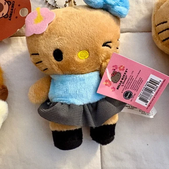 Sanrio Hello Kitty & Capybara Plush Keychain Lot – 3 Mini Plush – NWT - Picture 3 of 7